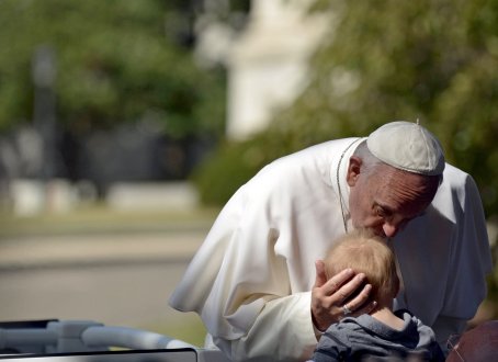 Pope Francis with child 2015