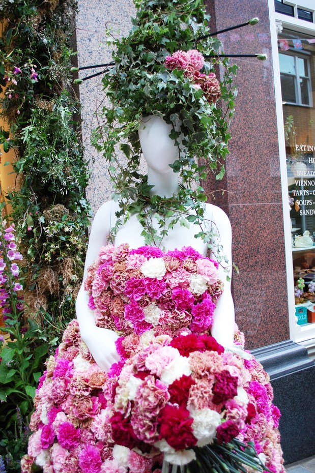 Fragrance Friday: Roses for Valentine’s Day