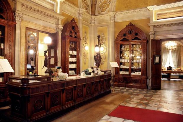 Perfume Tourism, Anyone?