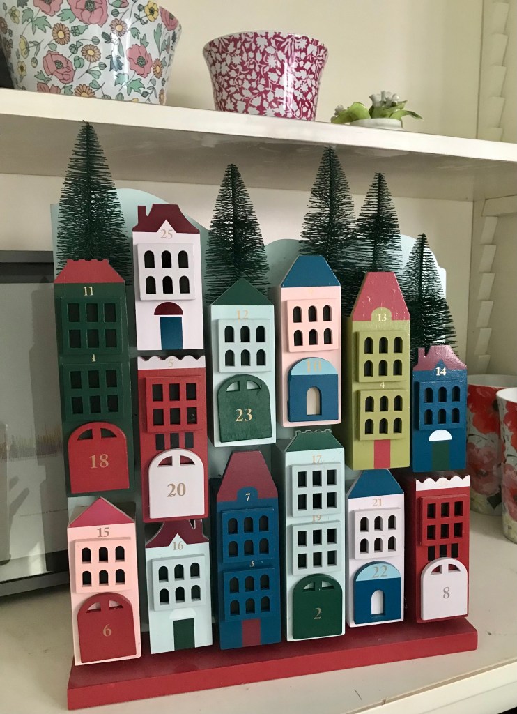 Refillable wooden Advent calendar